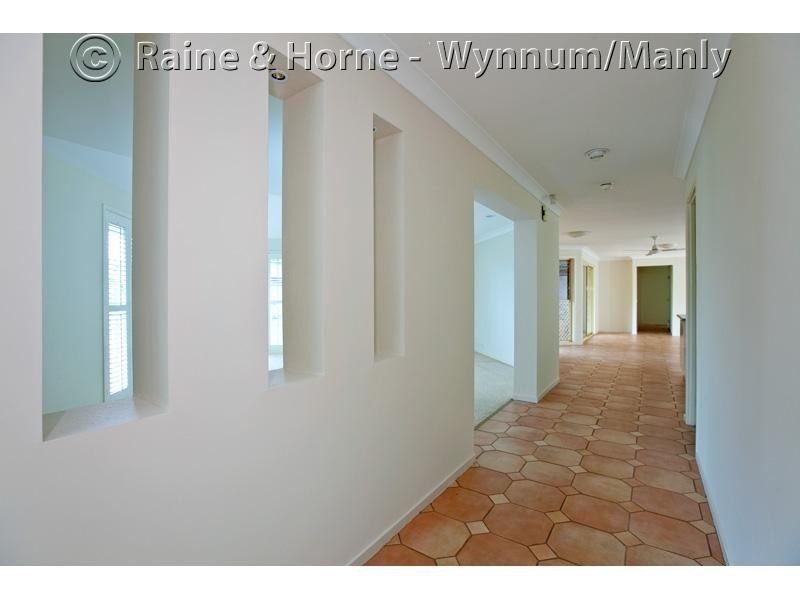 8 Auriga Street, Wynnum QLD 4178