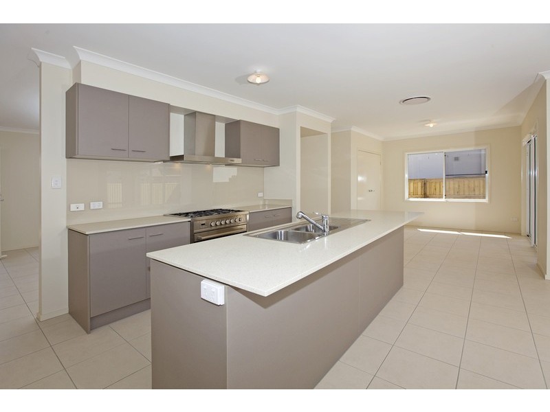 4 Lennox Close, Manly West QLD 4179
