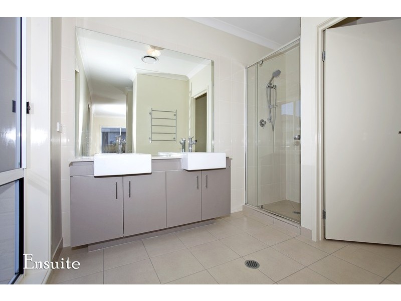 4 Lennox Close, Manly West QLD 4179