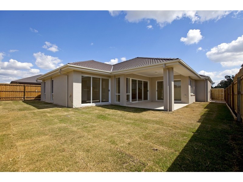 4 Lennox Close, Manly West QLD 4179