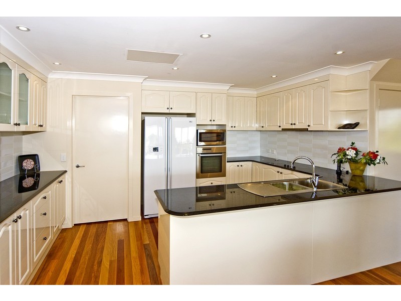 92 Kingsley Terrace, Manly QLD 4179