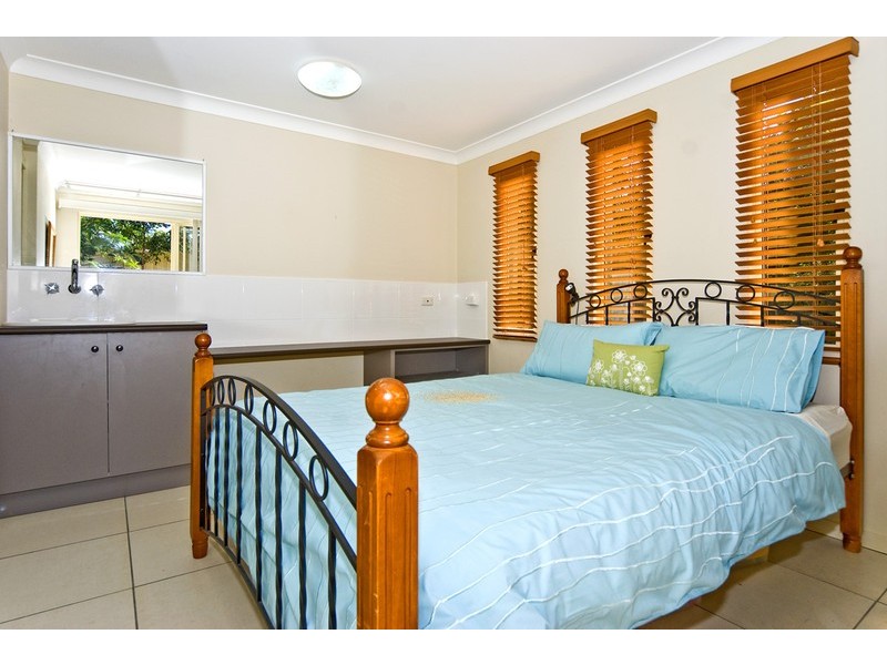 92 Kingsley Terrace, Manly QLD 4179