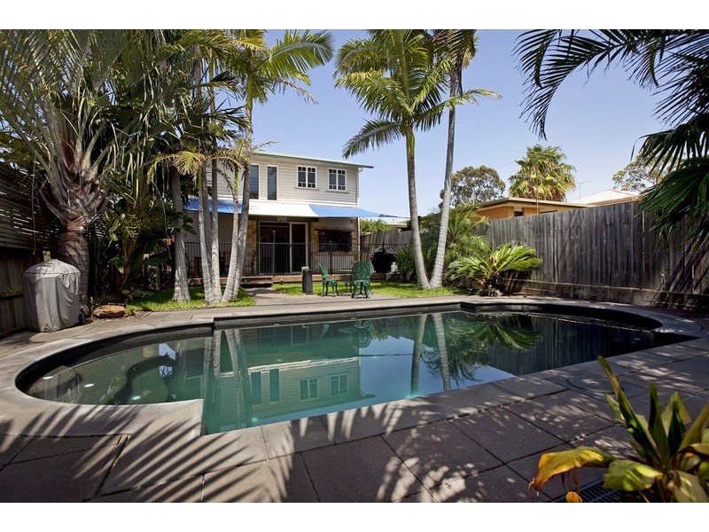205 Carlton Terrace, Manly QLD 4179