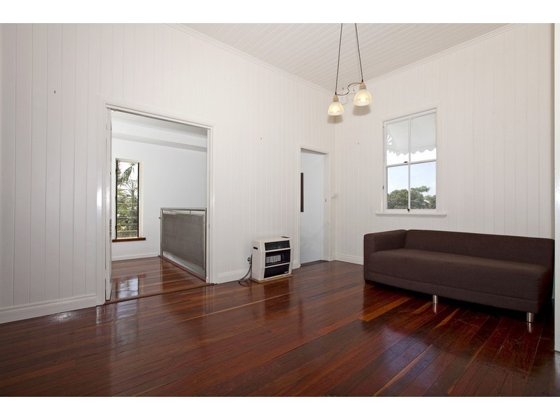205 Carlton Terrace, Manly QLD 4179