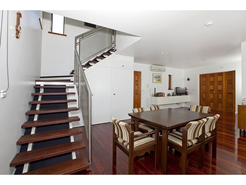 205 Carlton Terrace, Manly QLD 4179