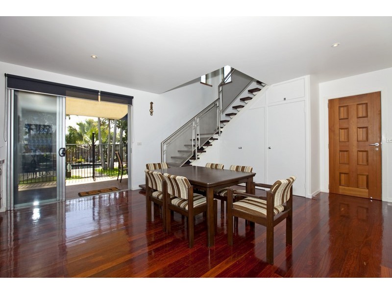 205 Carlton Terrace, Manly QLD 4179