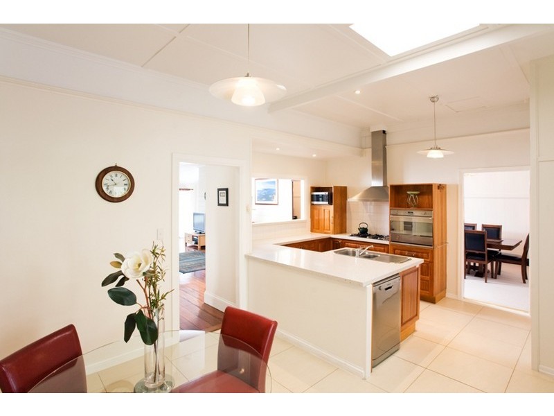 25 Waterloo Esplanade, Wynnum QLD 4178