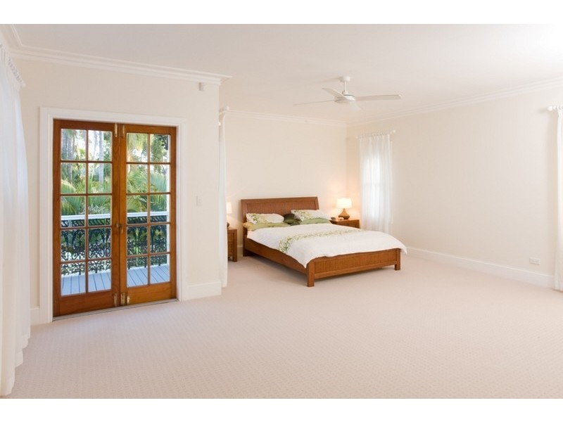 25 Waterloo Esplanade, Wynnum QLD 4178