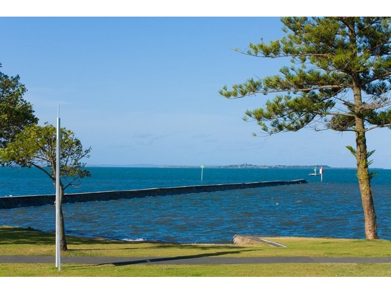25 Waterloo Esplanade, Wynnum QLD 4178