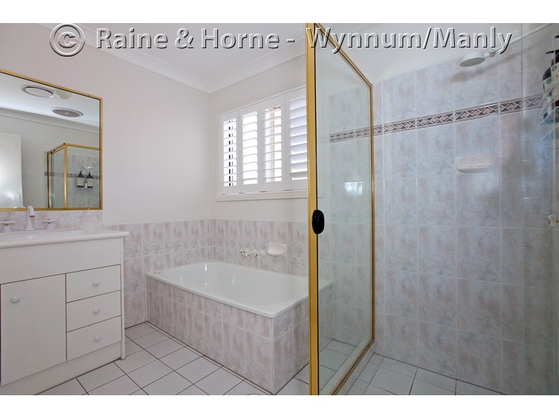 4 Carabbean Close, Wynnum West QLD 4178