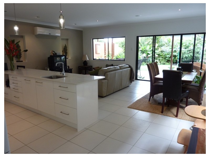 51 Peel Street, Manly QLD 4179