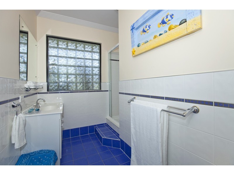 92 EMPIRE AVE, Manly West QLD 4179
