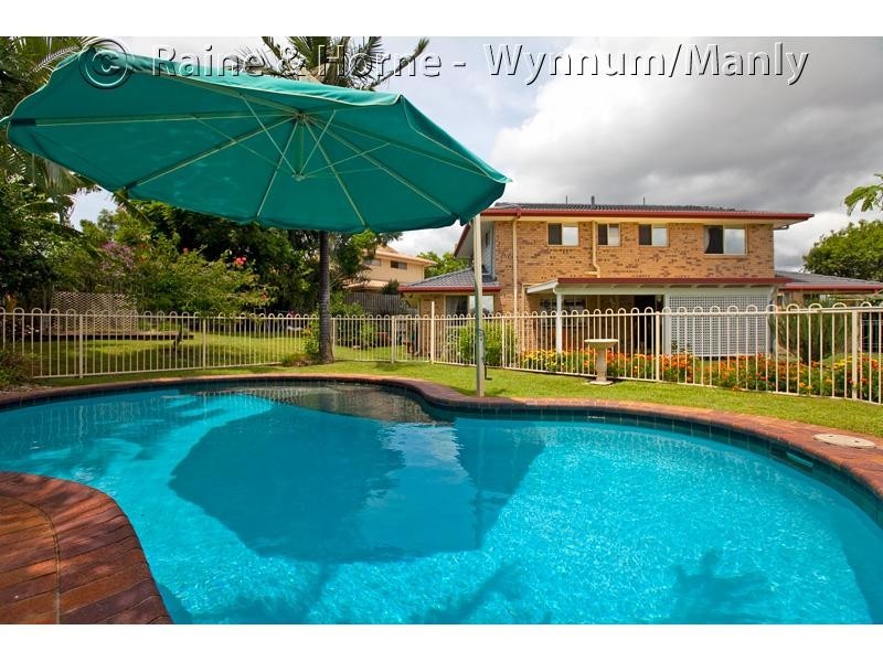 18 Irvine Place, Wynnum West QLD 4178