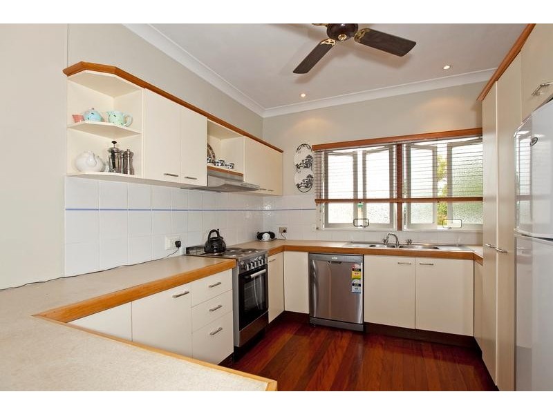8 Bird Street, Manly QLD 4179
