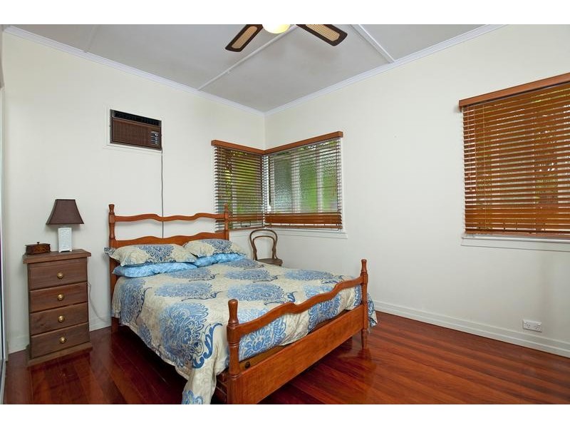 8 Bird Street, Manly QLD 4179