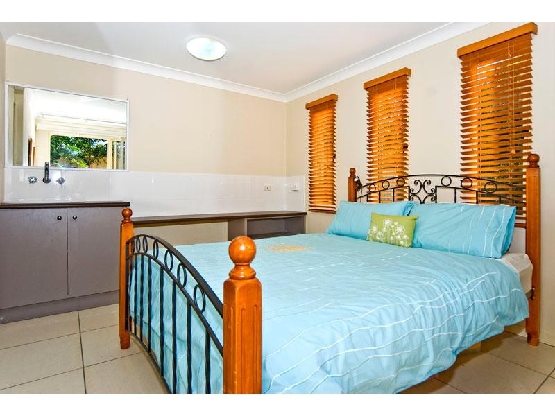 92 Kingsley Terrace, Manly QLD 4179