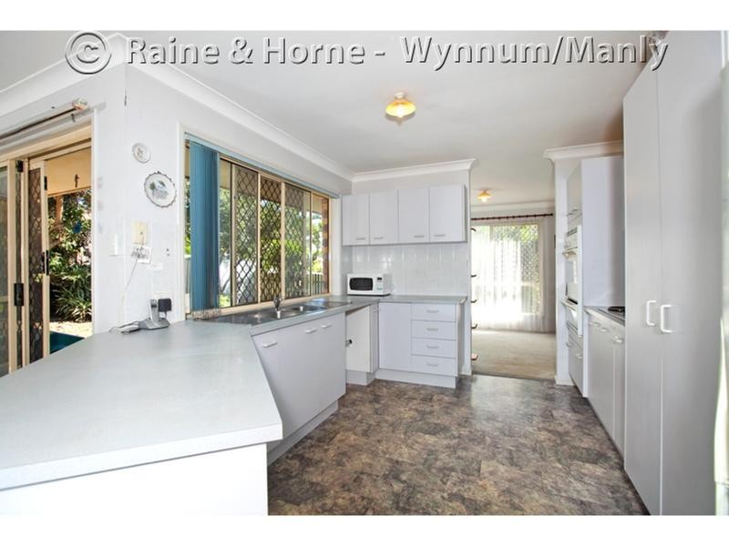 42 Plaza Street, Wynnum West QLD 4178