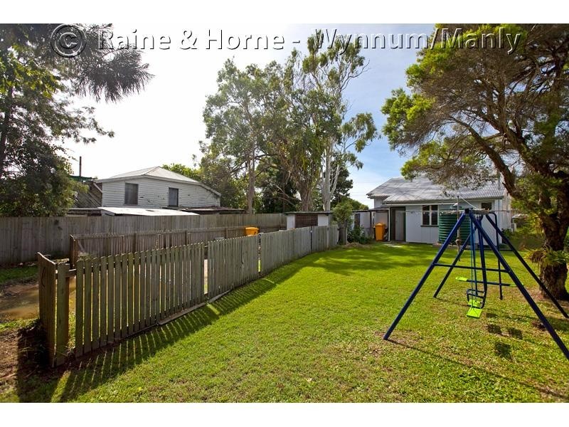 233 Whites Rd, Lota QLD 4179