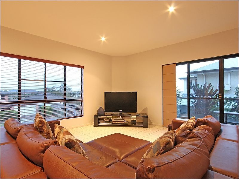 35 Sweetapple Place, Manly West QLD 4179