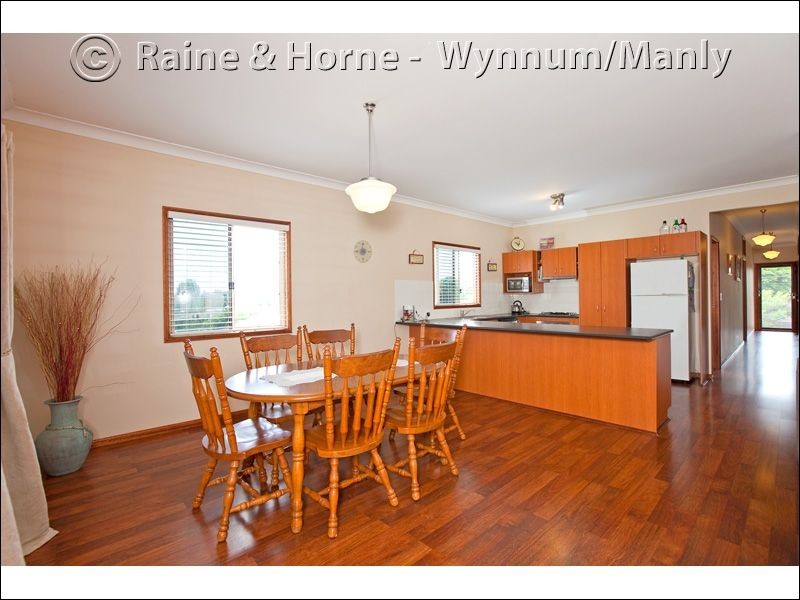 9 Grainger Street, Wynnum West QLD 4178