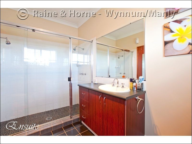 9 Grainger Street, Wynnum West QLD 4178