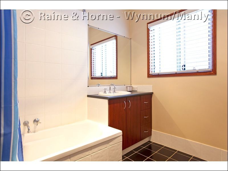 9 Grainger Street, Wynnum West QLD 4178