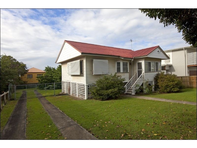 96 Melville Terrace, Manly QLD 4179