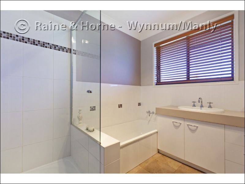 3 Scanlen Crescent, Wynnum West QLD 4178