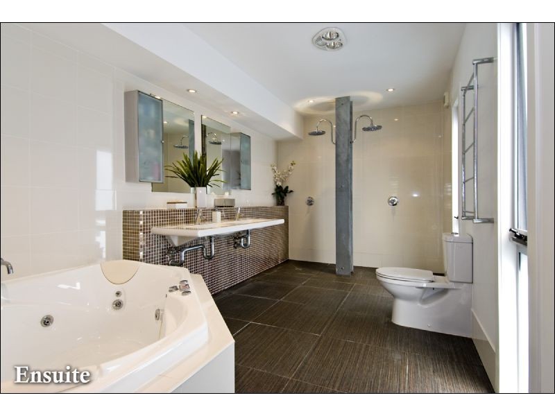 101 Boswell Terrace, Manly QLD 4179