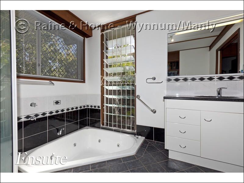 4 Yaringa Street, Manly West QLD 4179