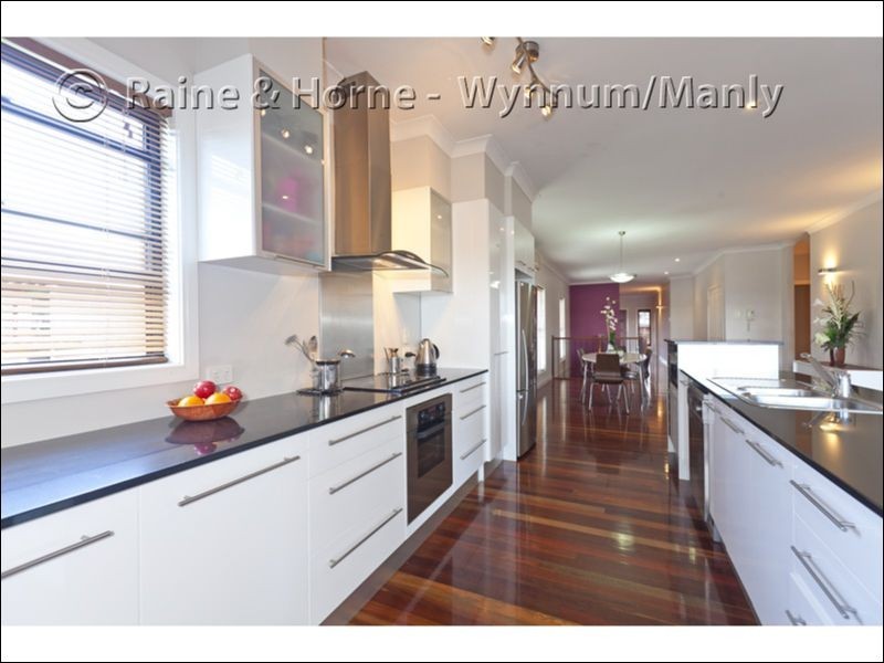 18 Boswell Terrace, Wynnum QLD 4178
