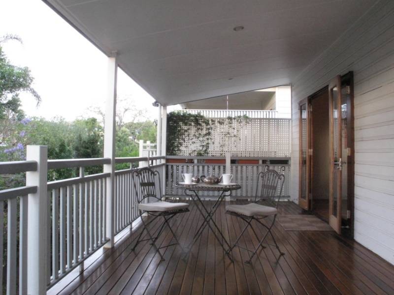 16 Pine Street, Wynnum QLD 4178