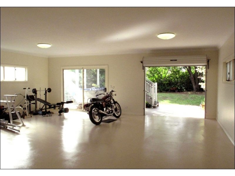 16 Pine Street, Wynnum QLD 4178