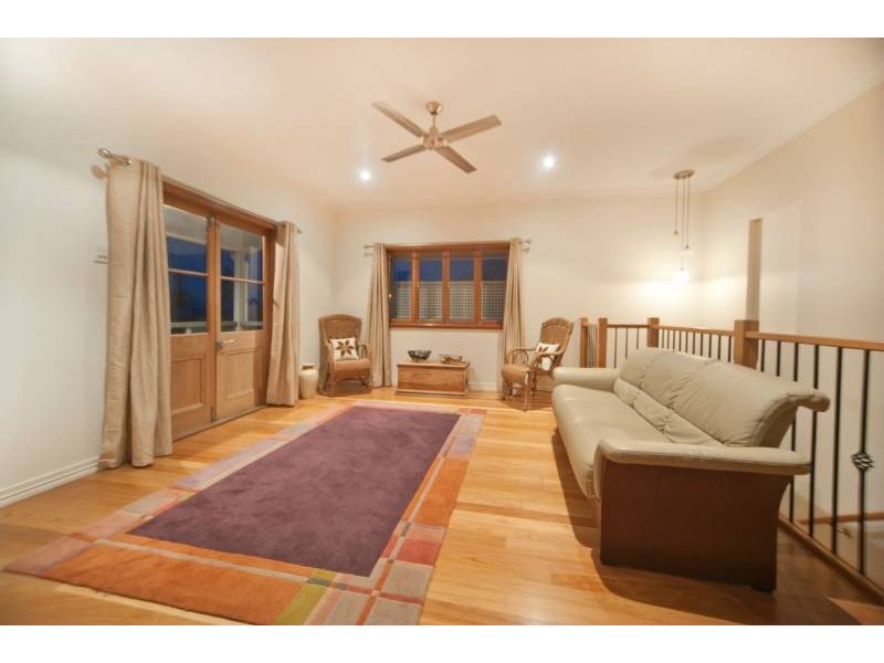 16 Pine Street, Wynnum QLD 4178