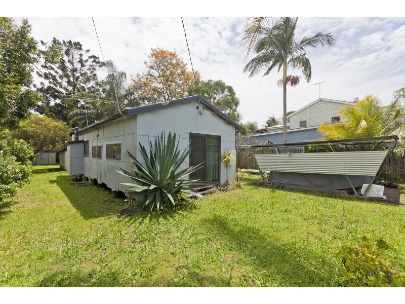 861 Esplanade, Lota QLD 4179