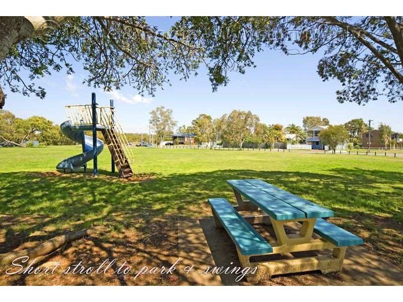 861 Esplanade, Lota QLD 4179