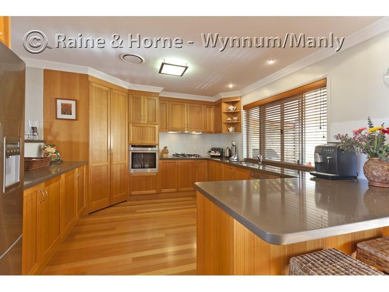 19 Saunders Place, Wynnum QLD 4178