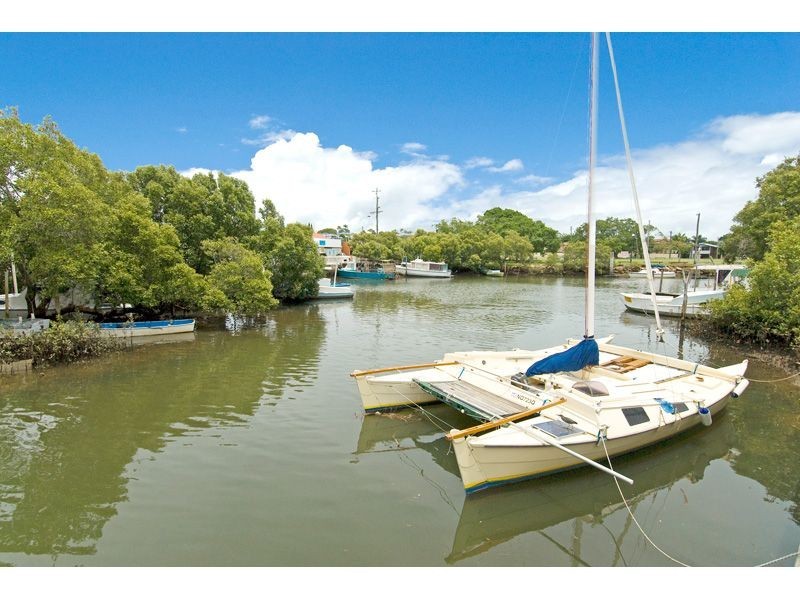 11 Waterloo Esplanade, Wynnum QLD 4178