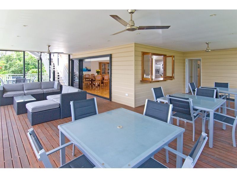 11 Waterloo Esplanade, Wynnum QLD 4178