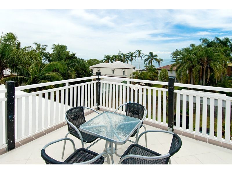 11 Waterloo Esplanade, Wynnum QLD 4178