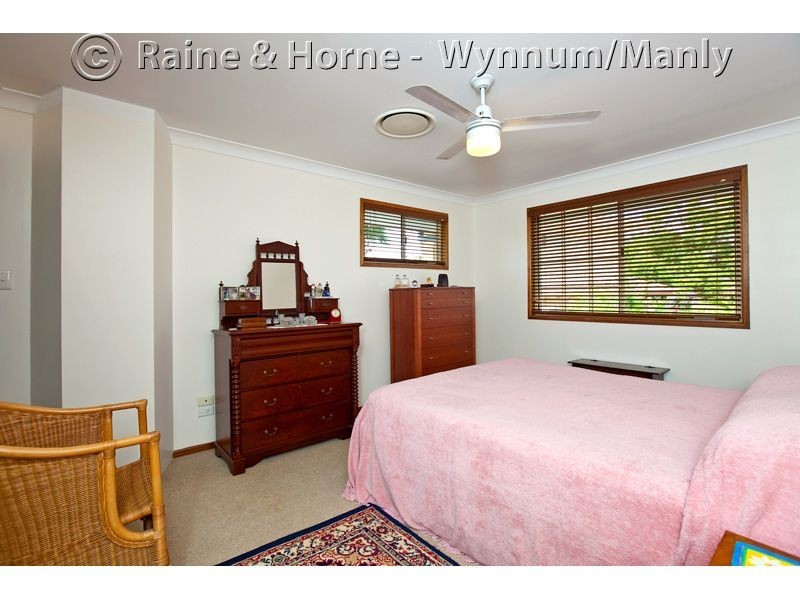 18 Irvine Place, Wynnum West QLD 4178