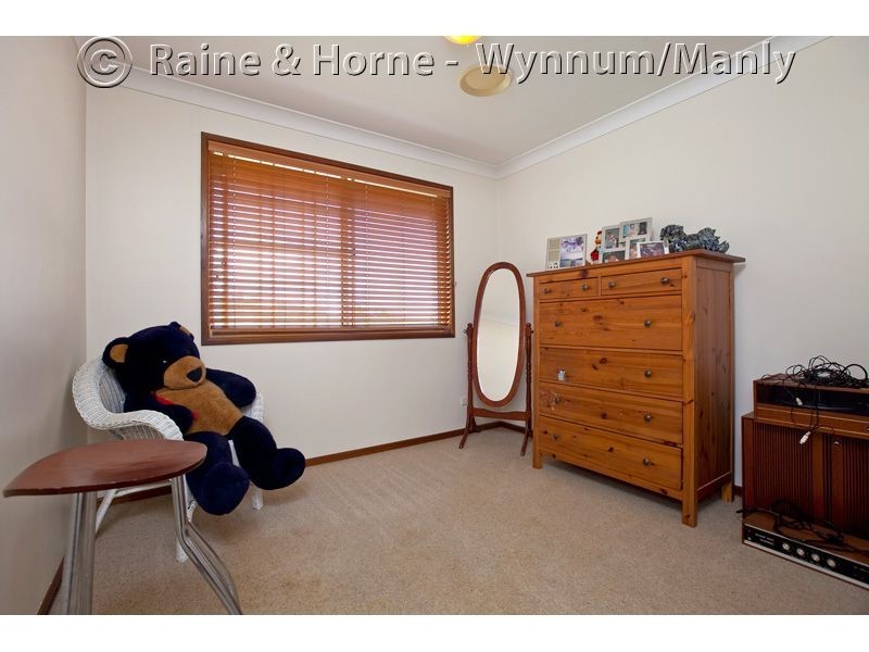 18 Irvine Place, Wynnum West QLD 4178