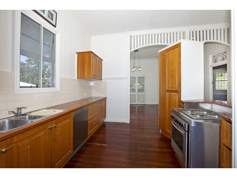 205 Carlton Terrace, Manly QLD 4179