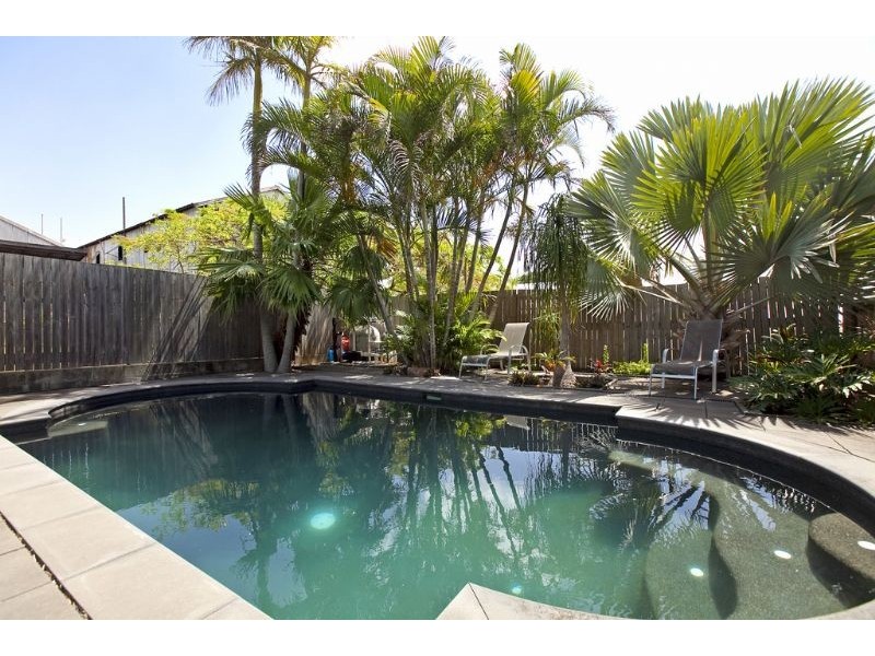 205 Carlton Terrace, Manly QLD 4179