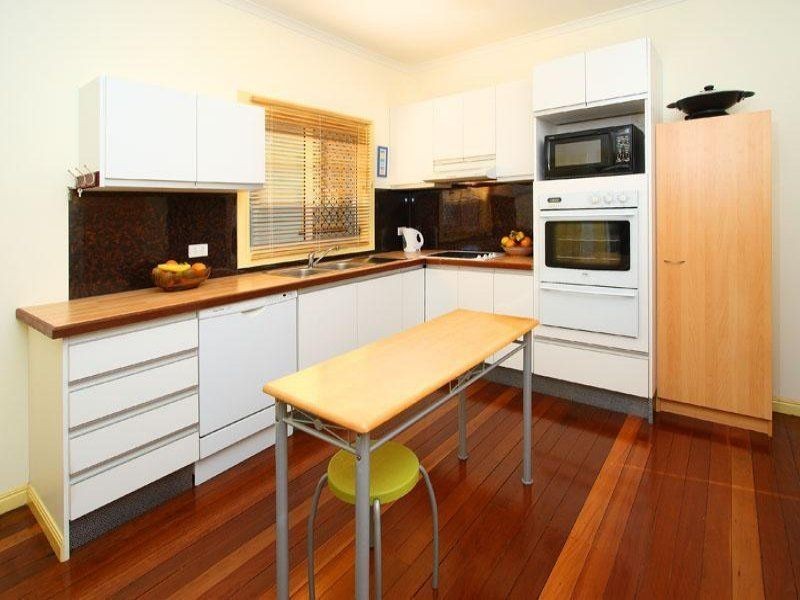 37 Agnes Street, Wynnum QLD 4178