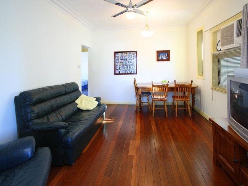 37 Agnes Street, Wynnum QLD 4178