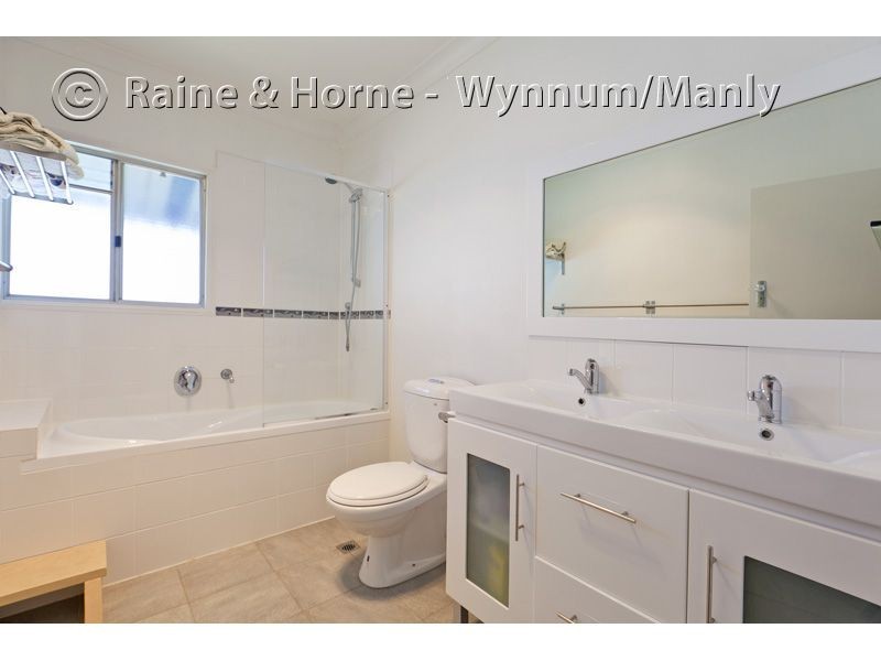 735 Esplanade, Lota QLD 4179