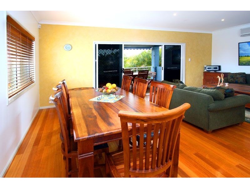 15 Stewart Parade, Manly QLD 4179