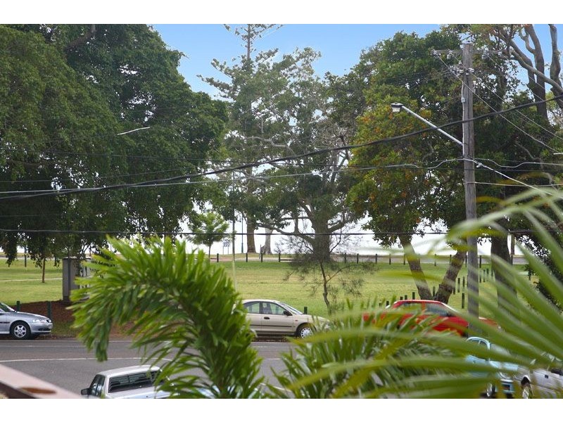 15 Stewart Parade, Manly QLD 4179