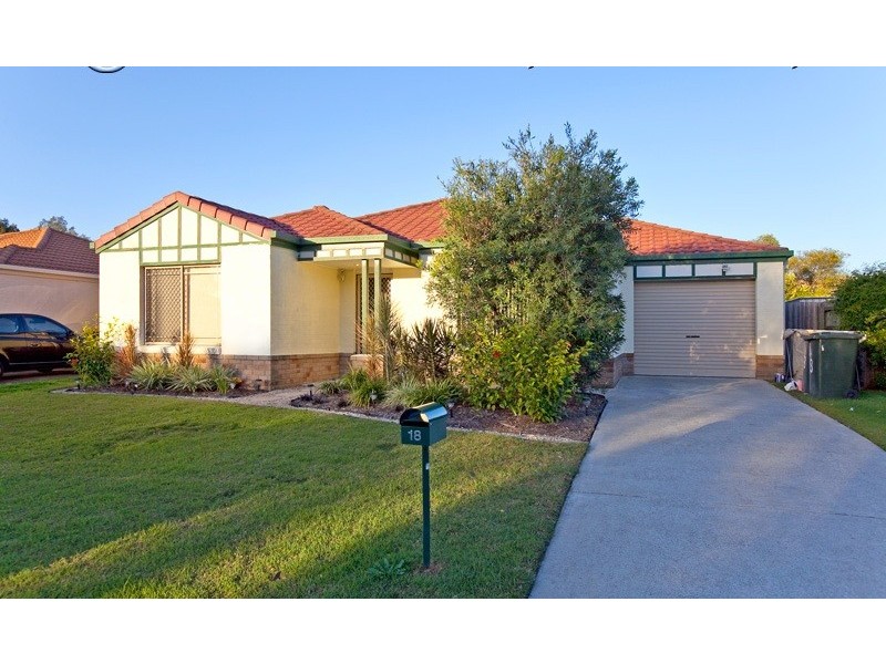 18 School Road, Wynnum West QLD 4178